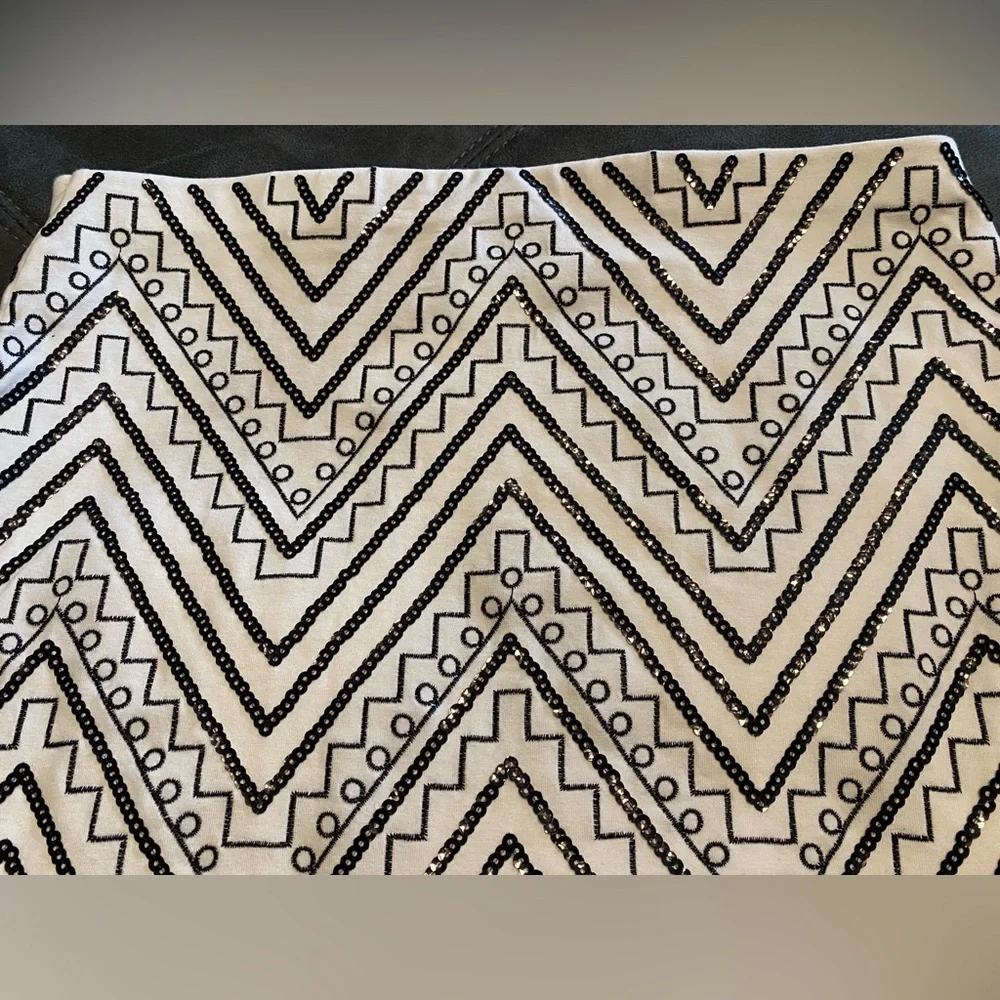 Express Black and White Chevron Mini Skirt SM